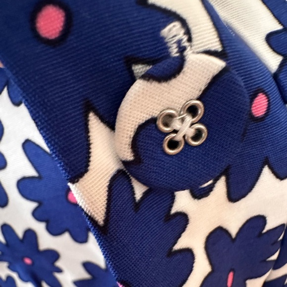 DIANE VON FURSTENBERG
Lucy Top and Pencil Skirt in Daisy Dots Large True Blue - Picture 9 of 12